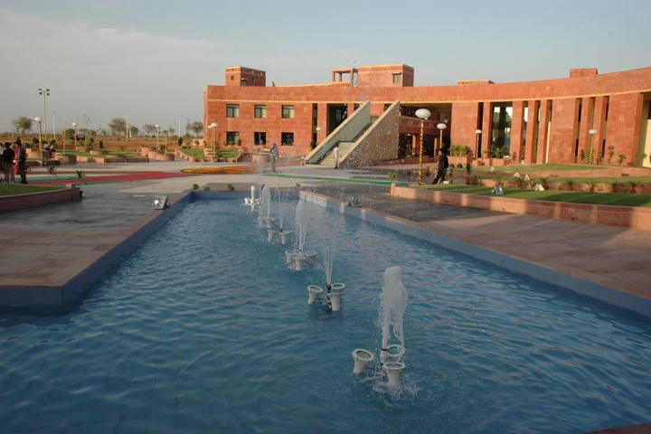 https://cache.careers360.mobi/media/colleges/social-media/media-gallery/53/2018/9/24/Campus View of LNM Institute of Information Technology Jaipur_Campus-View.jpg